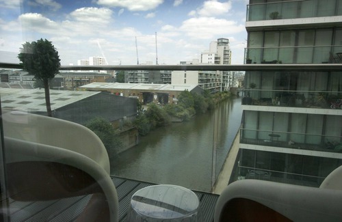 Tower Hamlets Apartment | DESIGNER LUXURY 2bed 2bath Waterfront Zone2 Central City of London Canary Wharf