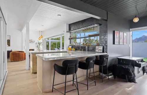 Palm Springs House | Designer Mid-Century Modern, mins from Downtown.