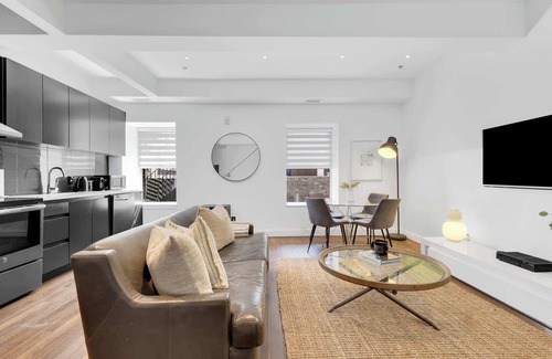 Old Montreal Apartment | Designer Penthouse|2-Level Loft+Free Parking