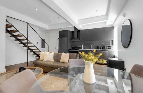 Old Montreal Apartment | Designer Penthouse|2-Level Loft+Free Parking