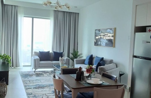 Bur Dubai Apartment | Designer's 2 BHK I Dubai Downtown I Burj Khalif View