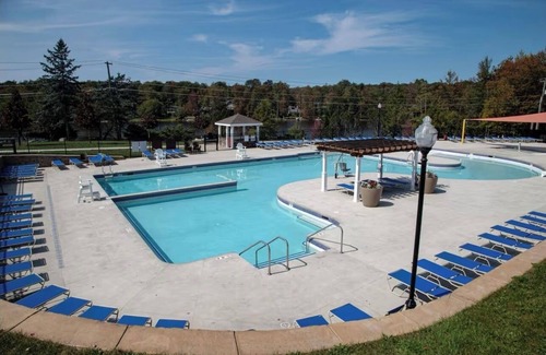 Tobyhanna House | Designer Stay! Chic Modern Cabin STAY!
