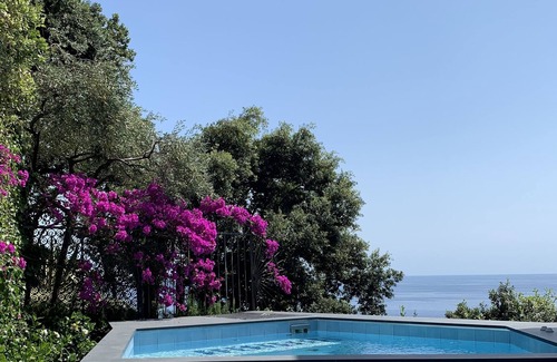 Sori House | Designer Villa - Waterfront Apartment