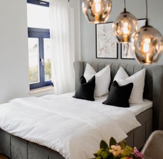 Wismar Apartment | Designoase für 3 mit Blick auf den Wismarer Hafen