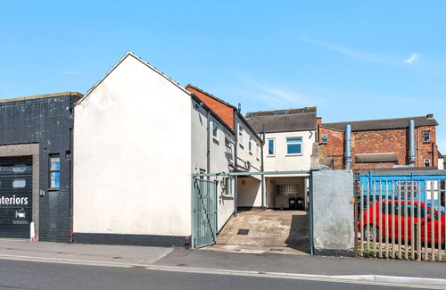 Derby Apartment | Desirable 1 Bed Flat in Prime Location