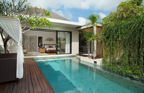 Batubelig Villa | Desire One Bedroom, 2-minute drive from Petitenget Beach