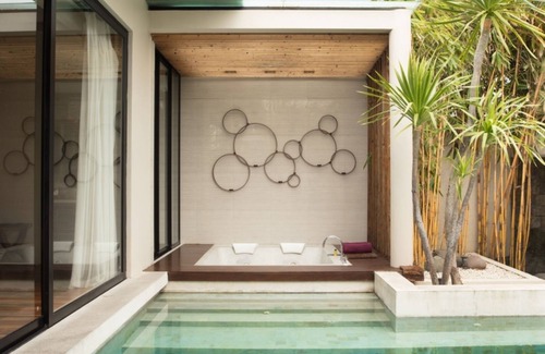 Batubelig Villa | Desire One Bedroom, 2-minute drive from Petitenget Beach