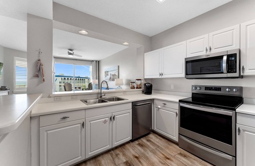 Fort Walton Beach Condo | Destin West Gulfside 510 ~ Amazing Beach Views ~ Beach Service