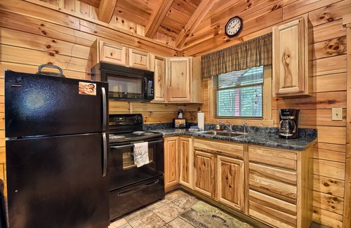 Logan Cabin | Destiny's Daydream - Couple's Cabin- Hocking Hills