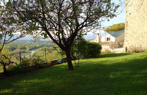 Theze House | Detached 3-star village house overlooking the Durance river.