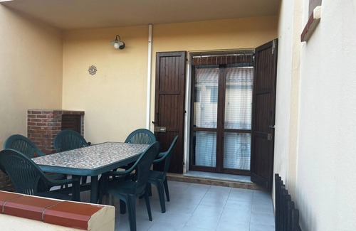 Solanas Apartment | Detached apartment just minutes from the beach with private parking