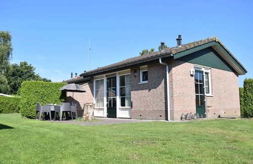 Voorthuizen Ski Chalet | Detached Combined Bungalow with Garden near Veluwe