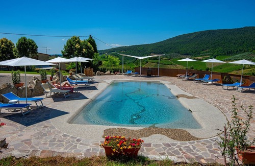 San Gimignano Cottage | Detached Cottage with pool
