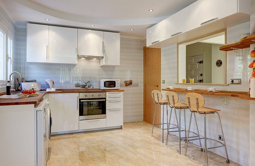 Artola Villa | Detached holiday home close to Cabopino port, Golf Course, Beach, Marbella