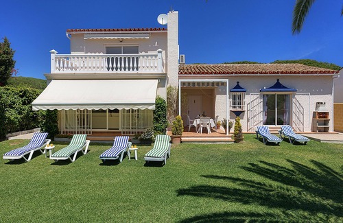Artola Villa | Detached holiday home close to Cabopino port, Golf Course, Beach, Marbella
