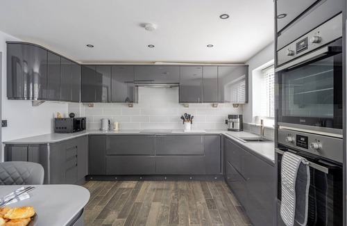 Ashbocking House | Detached House in Quiet Suffolk Village - Pets Allowed