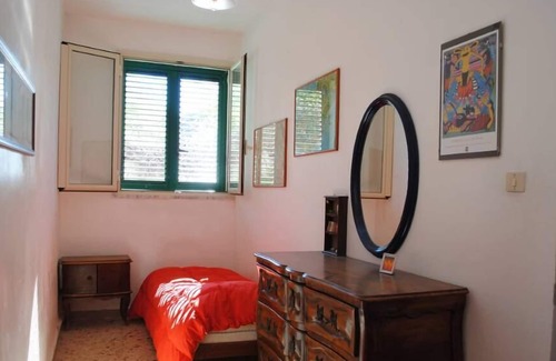 Castelluzzo House | Detached house with large garden 4/5 people