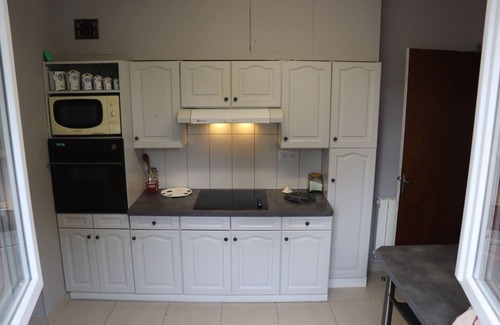 Pern House | Detached house, large covered terrace, fenced garden, WIFI ACCESS