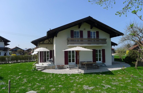 Luft House | Detached house with garden in a quiet location - a few minutes to the lake