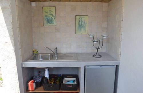 Merindol House | detached house with heated pool in South Luberon village