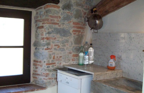 Nocchi Villa | Detached house with swimming pool and private garden in Tuscany between Lucca and the sea