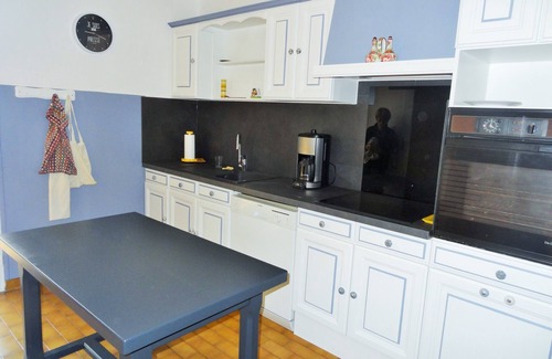 Entrecasteaux Villa | Detached villa with shared pool and summer kitchen.