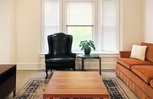 Detroit House | Detroit 6BR House | WiFi, Parking, Pet Friendly