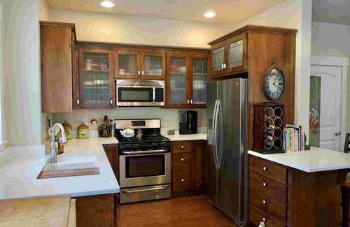 Jacksonville House | Deven's Cottage, Cozy 2-bedroom townhome in Jacksonville with AC, WiFi, office