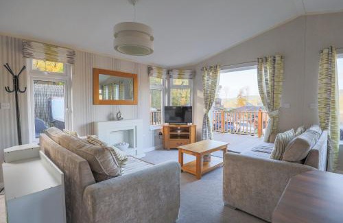 Liverton Apartment | Devon Bliss - Pool View Lodge - Spa Resort in Devon
