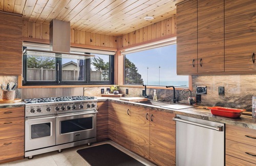 Gualala House | Dew Point Retreat, by Vinifera Homes