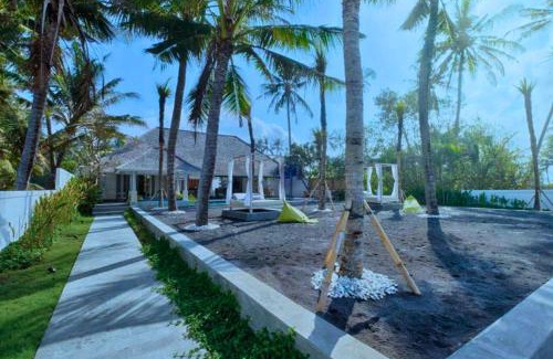 Blahbatuh Villa | Dewangga 5 BR beachfront Villa JU25