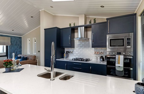 Penally House | Dewin Bach - Luxury Lodge, Hot Tub, Close to Beach