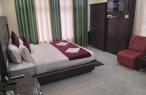 Bhagsu Nag Hotel | Dharamshala Hotel Mount Edge # Hotels Best Prices Guaranteed with Deals-Free Parking-cricket stadium 10 km-Mcleodganj 2 km- Bhagsunag 4