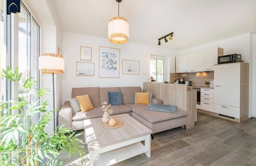 Korswandt House | DHH Meerseensucht - Landhausstil-ferienwohhnung für bis zu 5 Gäste, mit Whirlwanne, Sauna und Kamin
