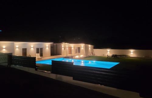 Nisava District Apartment | Diamona Lux Apartman 1