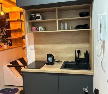 New Belgrade Apartment | Diamond airport JACUZZI&SAUNA apartman Ledine