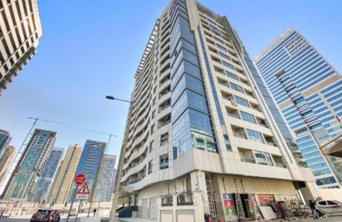 Dubai Marina Apartment | Diamond Marina inn, Offers Spacious Apartment 5 min Walk To JBR Beach And METRO