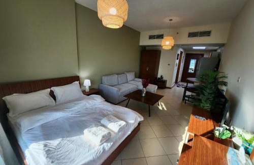 Dubai Marina Apartment | Diamond Marina inn, Offers Spacious Apartment 5 min Walk To JBR Beach And METRO