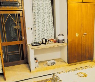 Jaipur District House | Diamond's Den