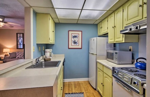 Diamondhead Condo | Diamondhead 1st Floor Condo w/Priv. Balcony Community Pool