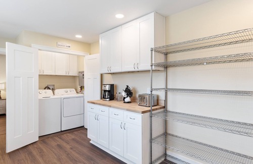 Murfreesboro House | Diana’s Place – 6 BDR Ranch for Long or Short Stays! Heart of the City