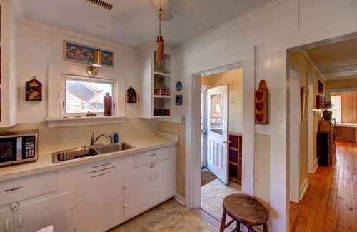 Ocracoke Cottage | Dicie's House - Classic Ocracoke Cottage on Historic Howard Street