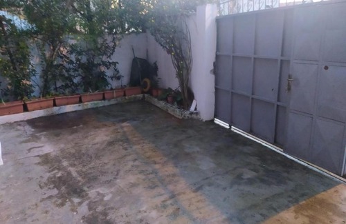 Tirana House | Dili Guest Room