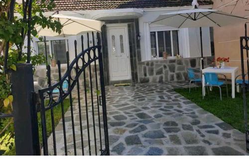 Nea Peramos House | Dimitri's house