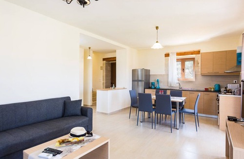 Geropotamos Villa | Dimokritos Villa I, a homestay experience