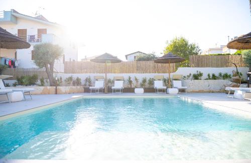 Noto Marina Bed & Breakfast | DimorAmare LUXURY BeB POOL AND BEACH