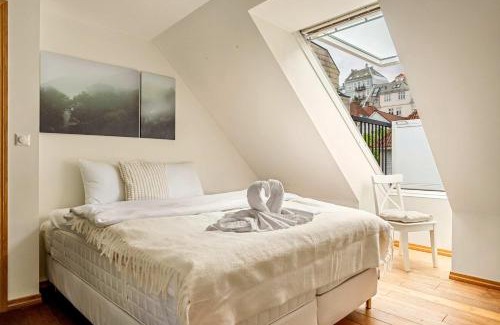 Bergen City Centre Apartment | DINBNB Apartments l 200m to Bryggen l Luxury 2 BR l 2min to Floibanen