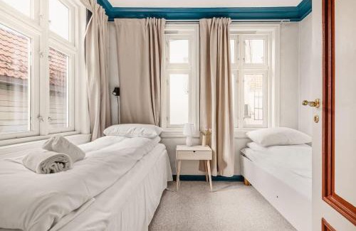 Bergen City Centre House | Dinbnb Homes I 200m to Bryggen I Make Memories with Friends and Family!