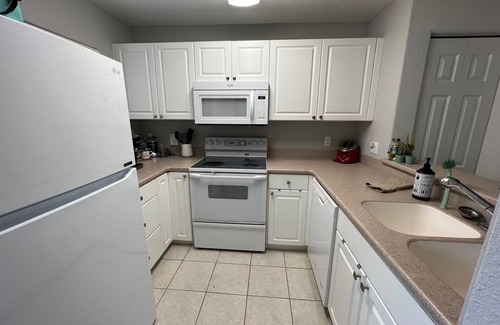 Villages of Seaport House | Direct Beach Access! 3 Pools! Updated Townhome! Great view of rocket launches!
