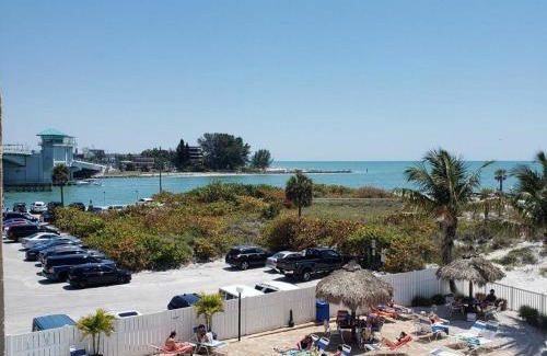 Madeira Beach Apartment | Direct Beach Front 3 Bedroom - Beach Place #208